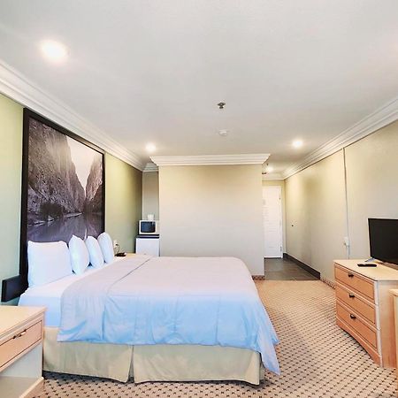Super 8 By Wyndham Temple I-35 Hotel Екстериор снимка