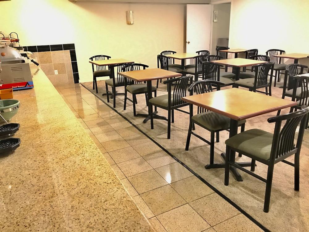 Super 8 By Wyndham Temple I-35 Hotel Екстериор снимка