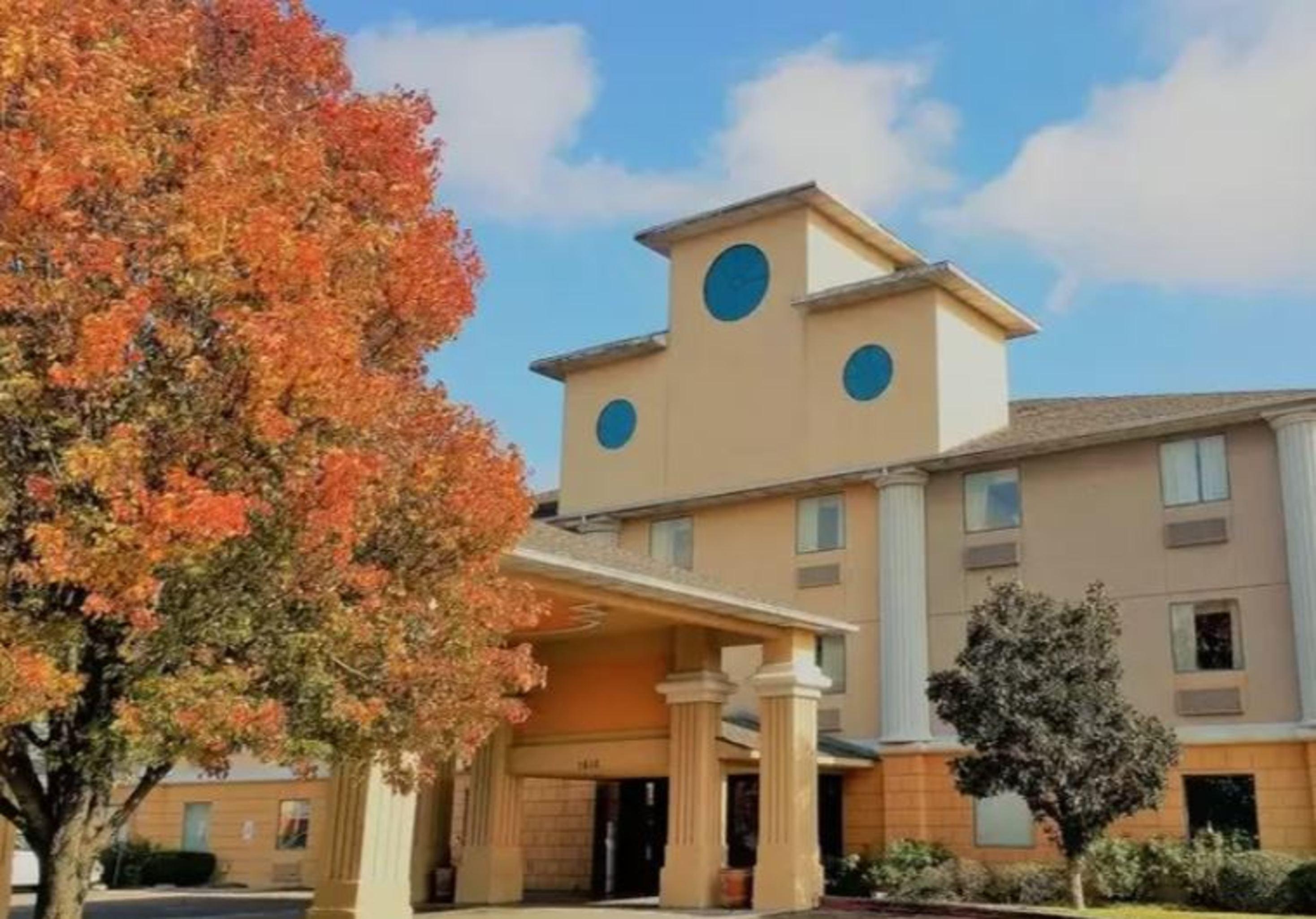 Super 8 By Wyndham Temple I-35 Hotel Екстериор снимка