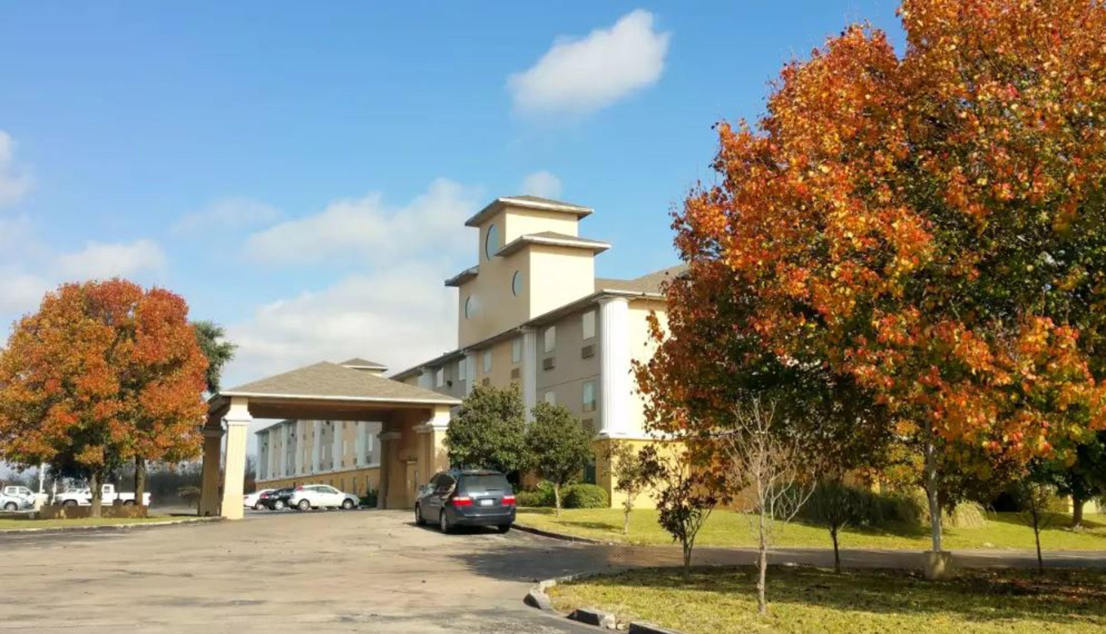Super 8 By Wyndham Temple I-35 Hotel Екстериор снимка